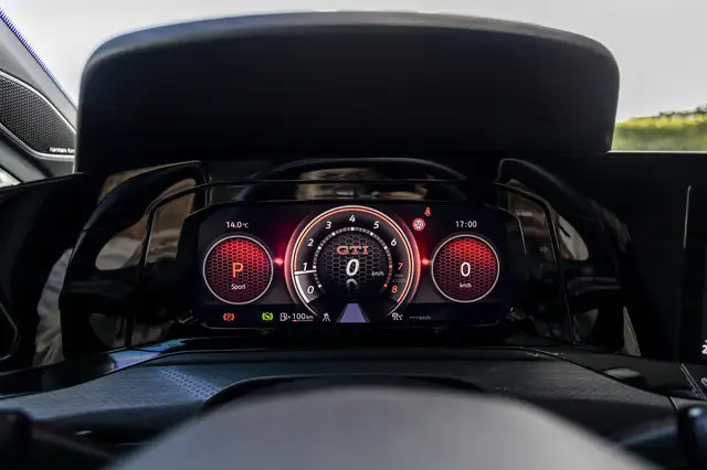 Volkswagen Golf view 9