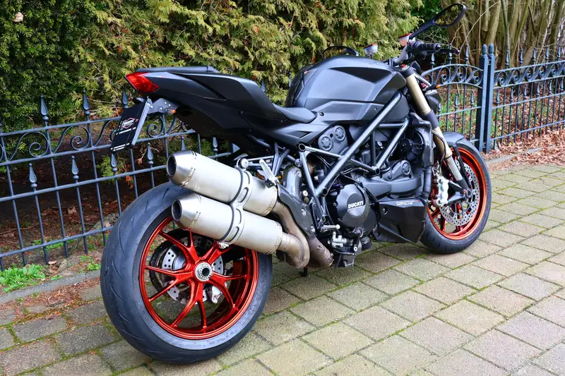 Ducati Streetfighter - foto 8