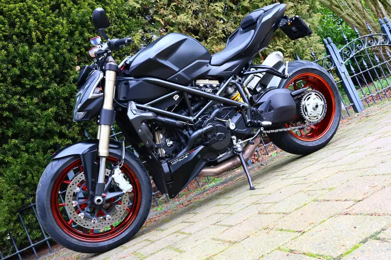 Ducati Streetfighter - foto 3