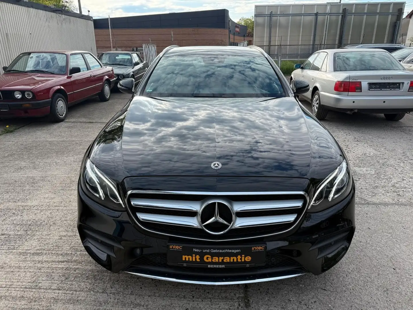 Mercedes-Benz E 220 T-Modell DIESEL *AMG*AHK*DIGITAL*TUV NEU* Schwarz - 2