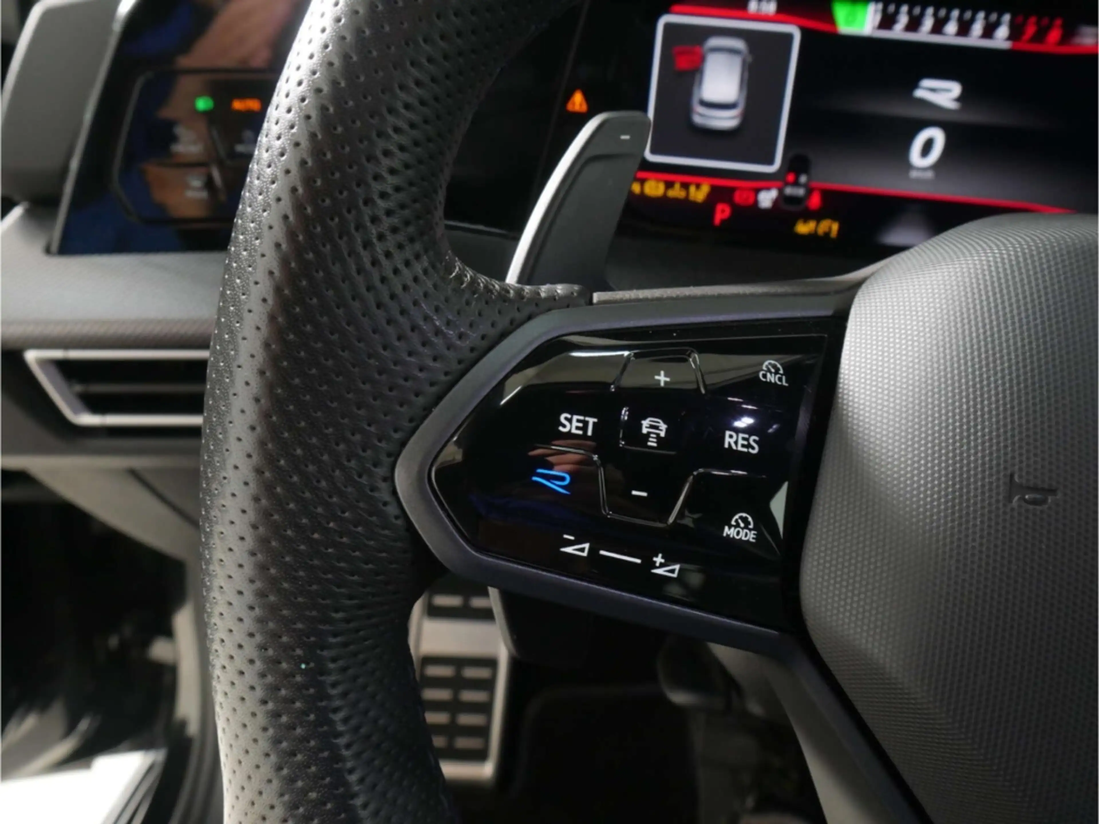 Volkswagen Golf R 2.0 TSI 4Motion Black Style — photo 11