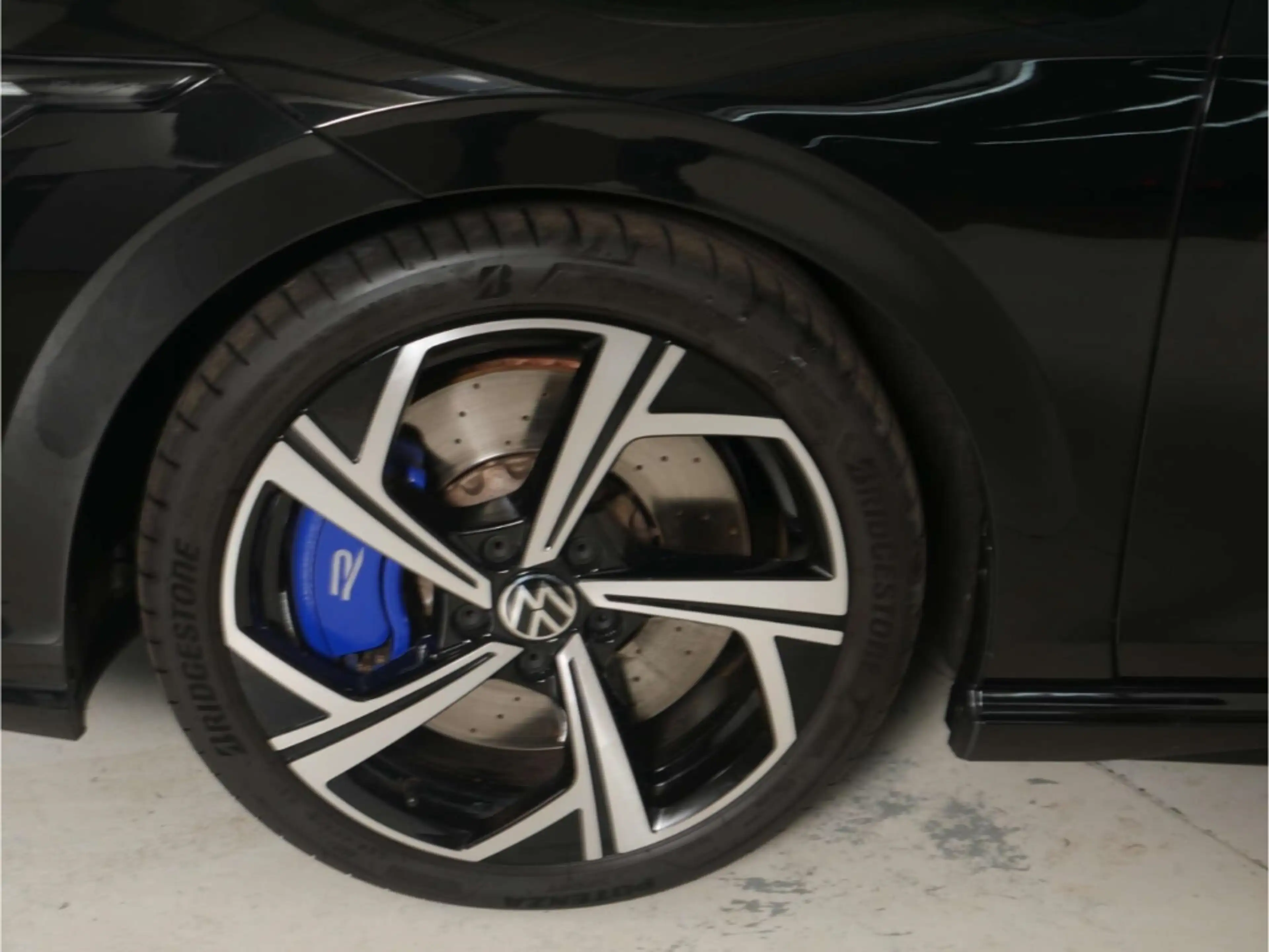 Volkswagen Golf R 2.0 TSI 4Motion Black Style — photo 5