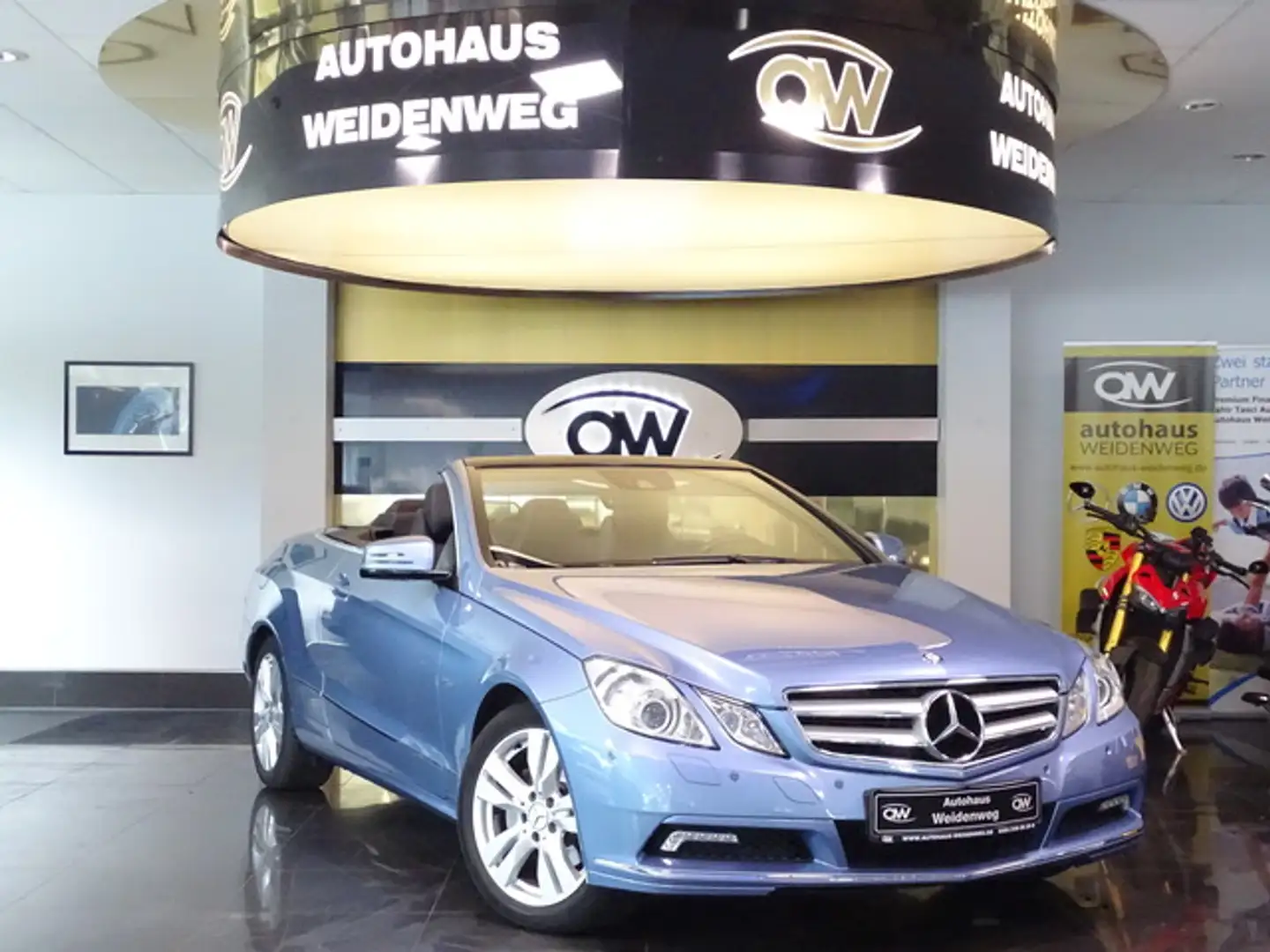 Mercedes-Benz E 200 Cabrio Autom.Leder Airsc.Xenon PDC 2 Hand Blau - 1