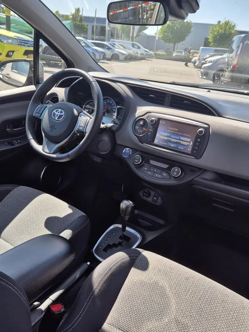 Toyota Yaris 1.5 Hybrid Trend NAVI LICHTMETAAL CAMERA BLUETOOTH Gris - 2