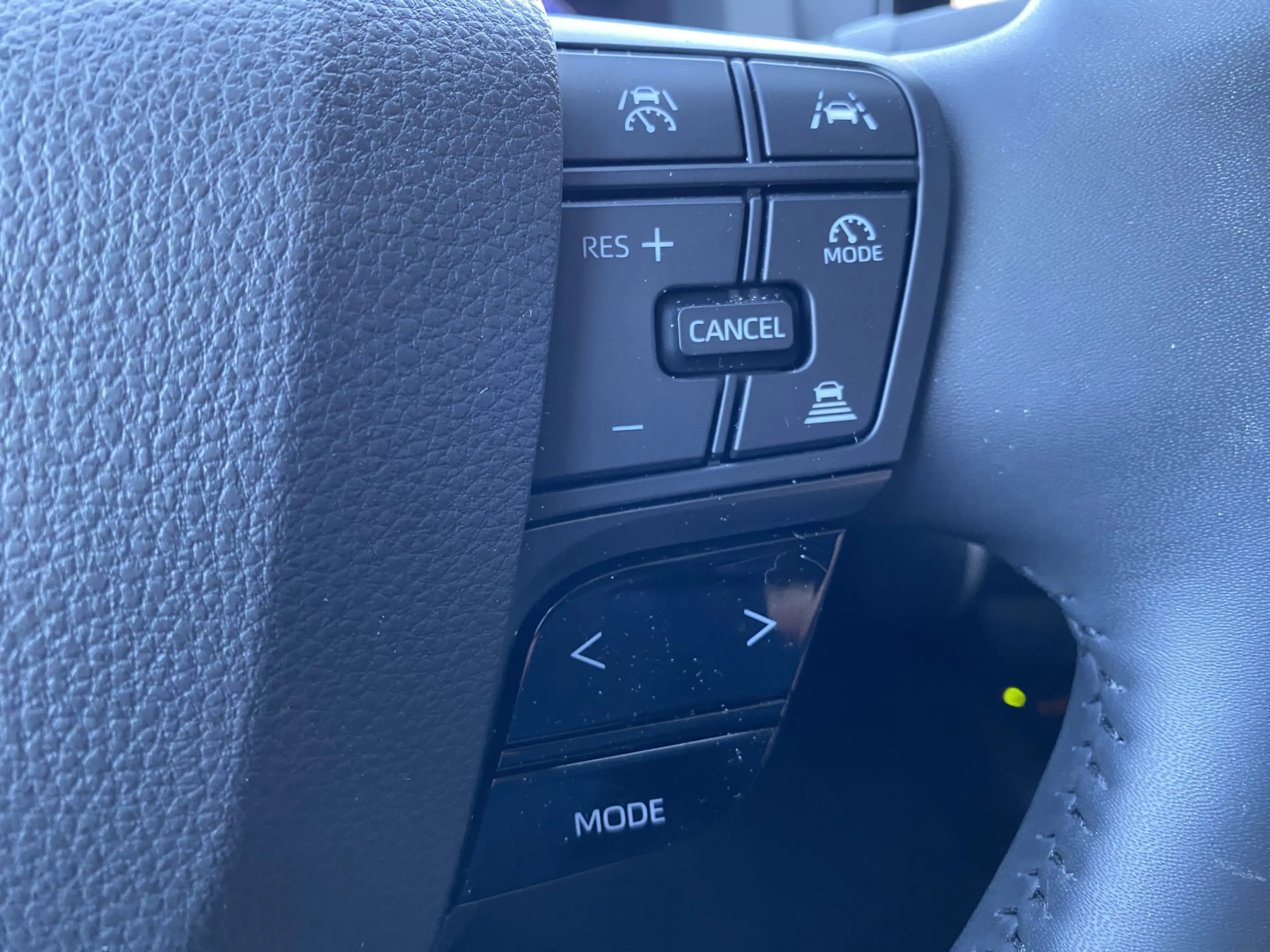 Toyota C-HR 2.0 Plug-in Hybrid 220 Executive — photo 16
