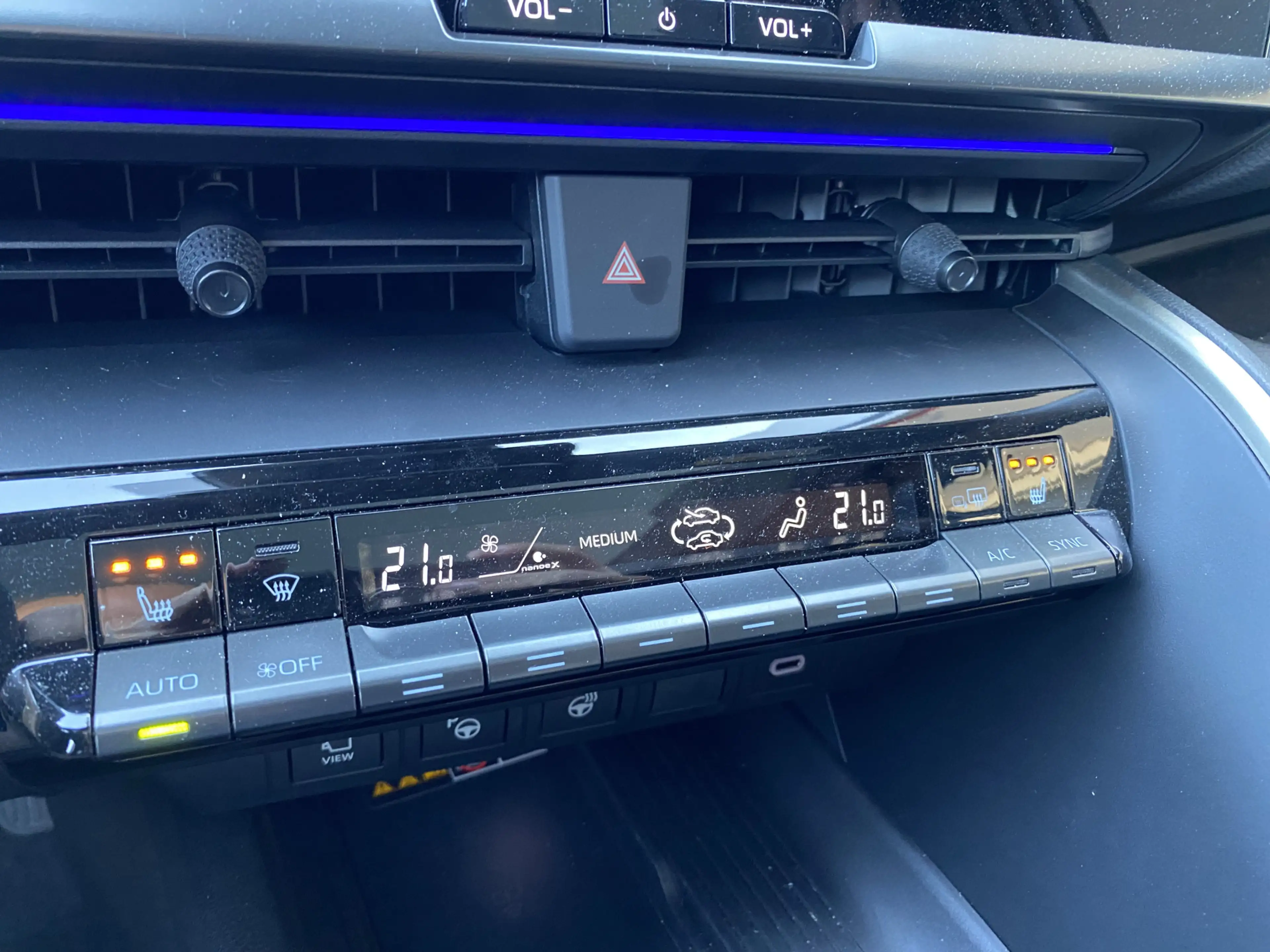 Toyota C-HR 2.0 Plug-in Hybrid 220 Executive — photo 20