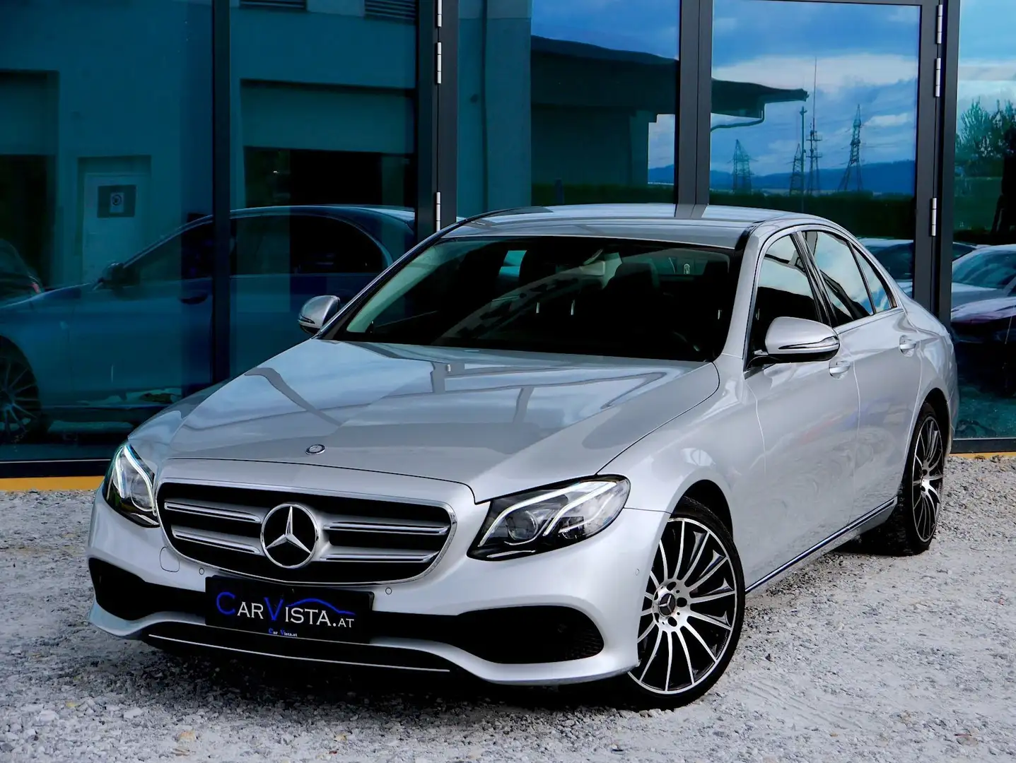 Mercedes-Benz E 200 Aut. *Widescreen Display / Burmester Sound* Silber - 2