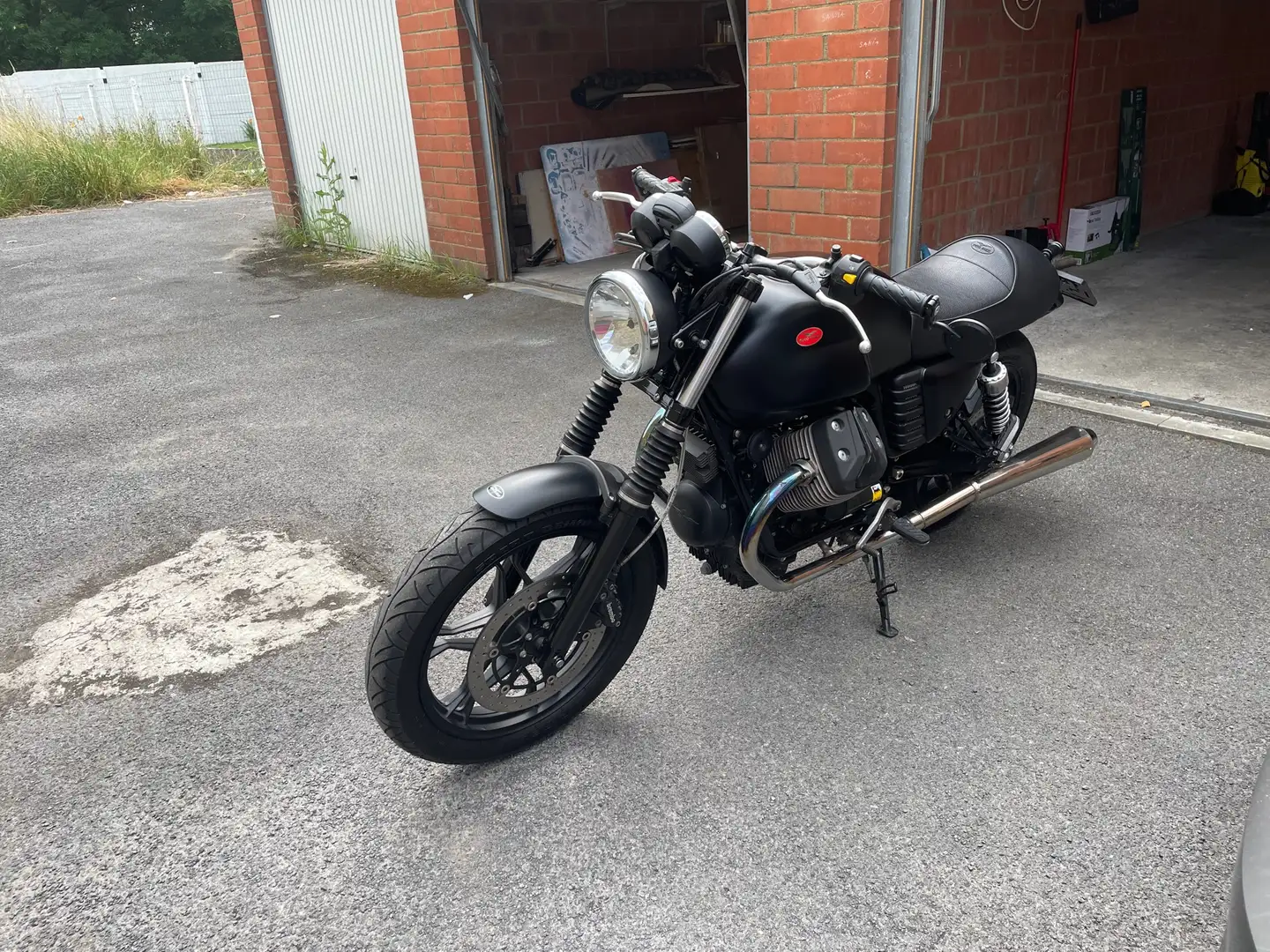 Moto Guzzi V 7 Zwart - 1