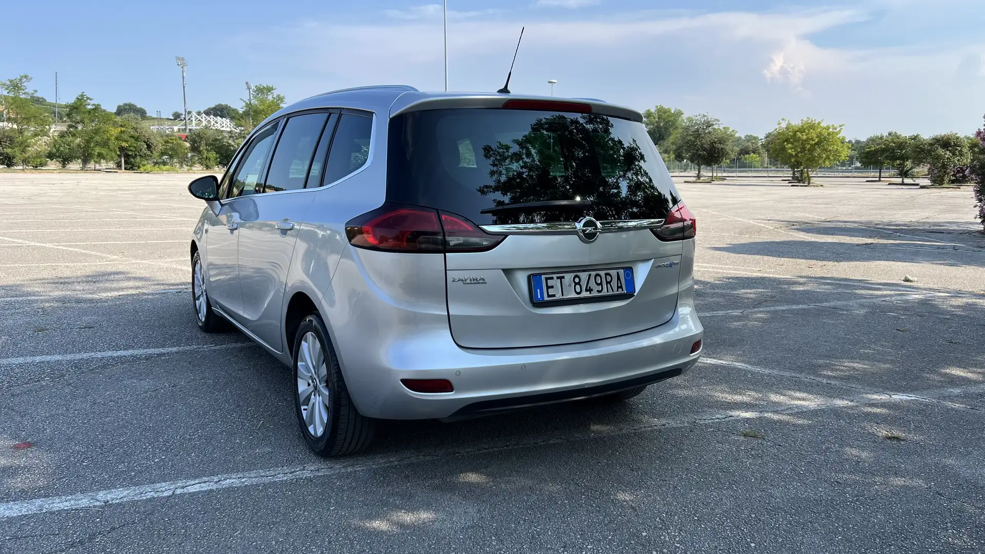 Opel Zafira Tourer 1.6 Metano e Benzina - 2