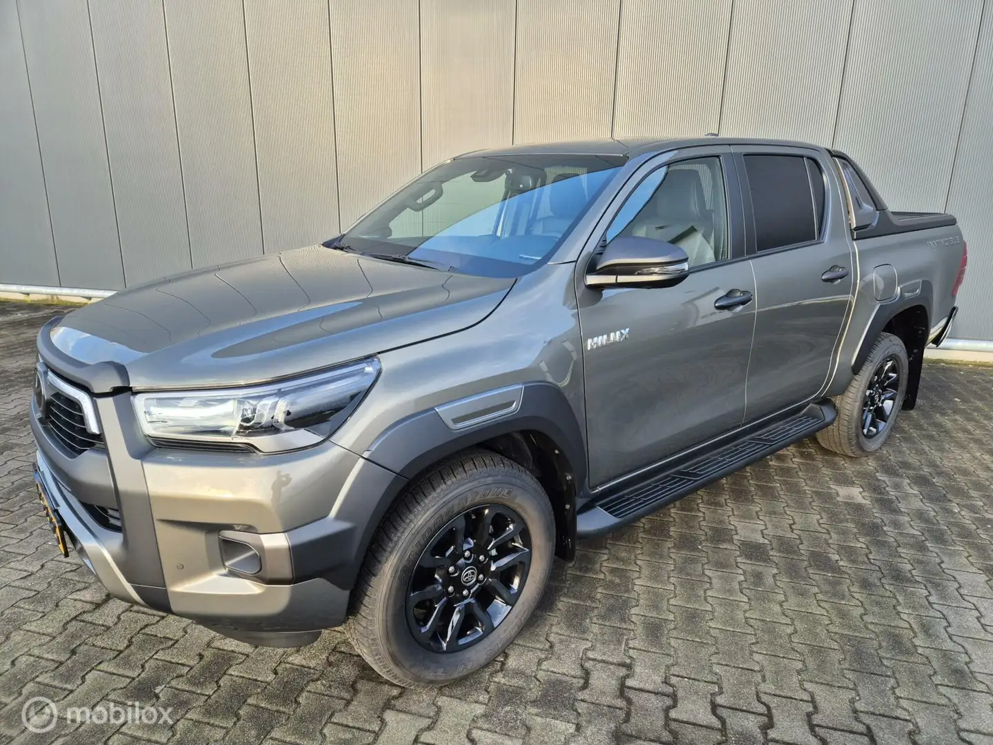 Toyota Hilux 2.8 D-4D Double Cab Invincible 3500kg BPM vrij Org Grijs - 2