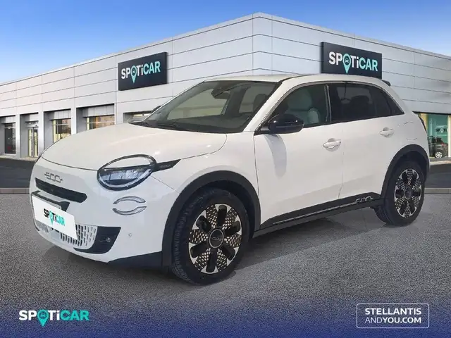 Fiat 600 MHEV  1.2 74kW (100CV) DDCT La prima