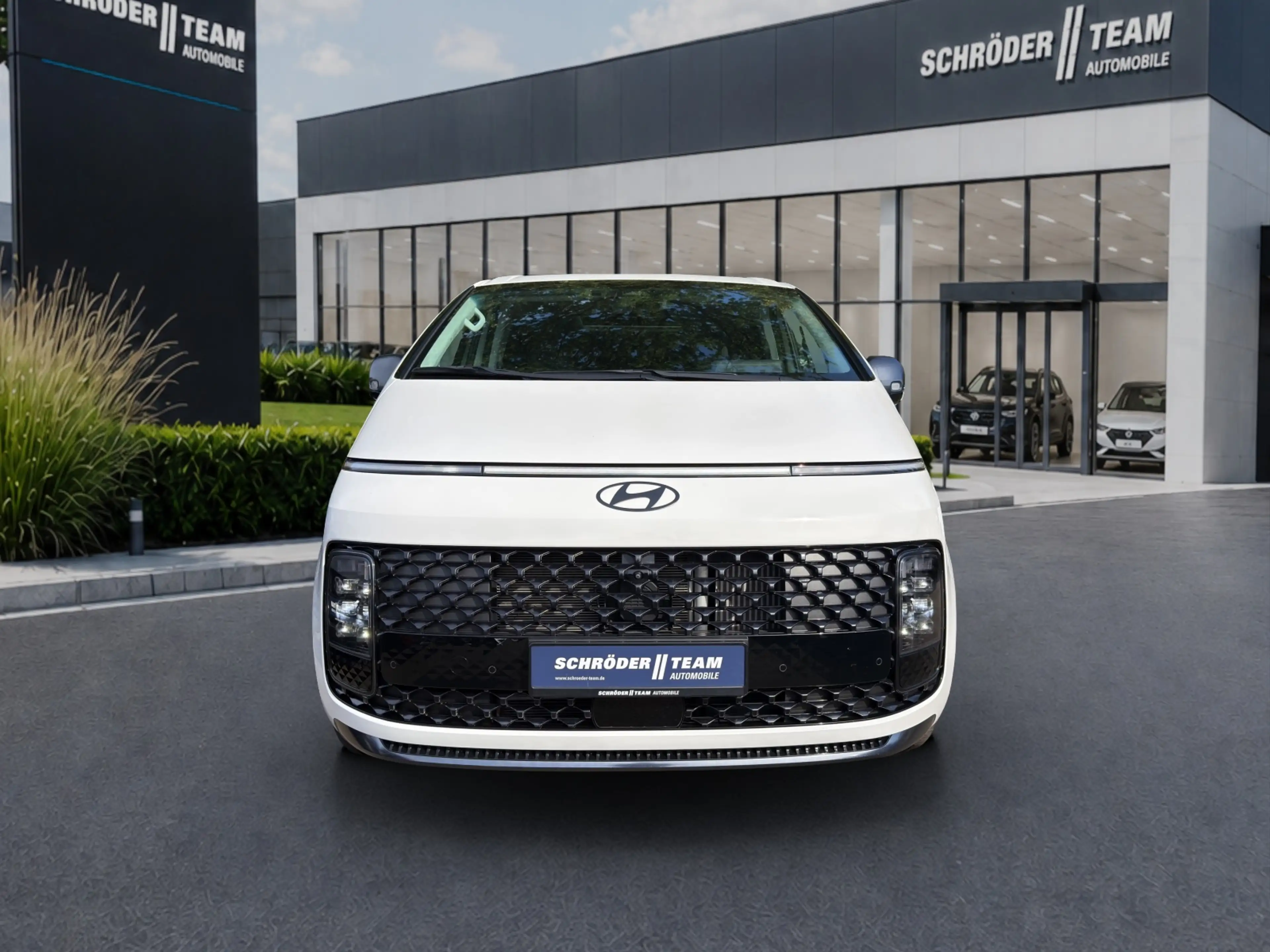 Hyundai STARIA Hybrid 1.6 T-GDi Signature PANO/NSCC/BOSE — photo 8