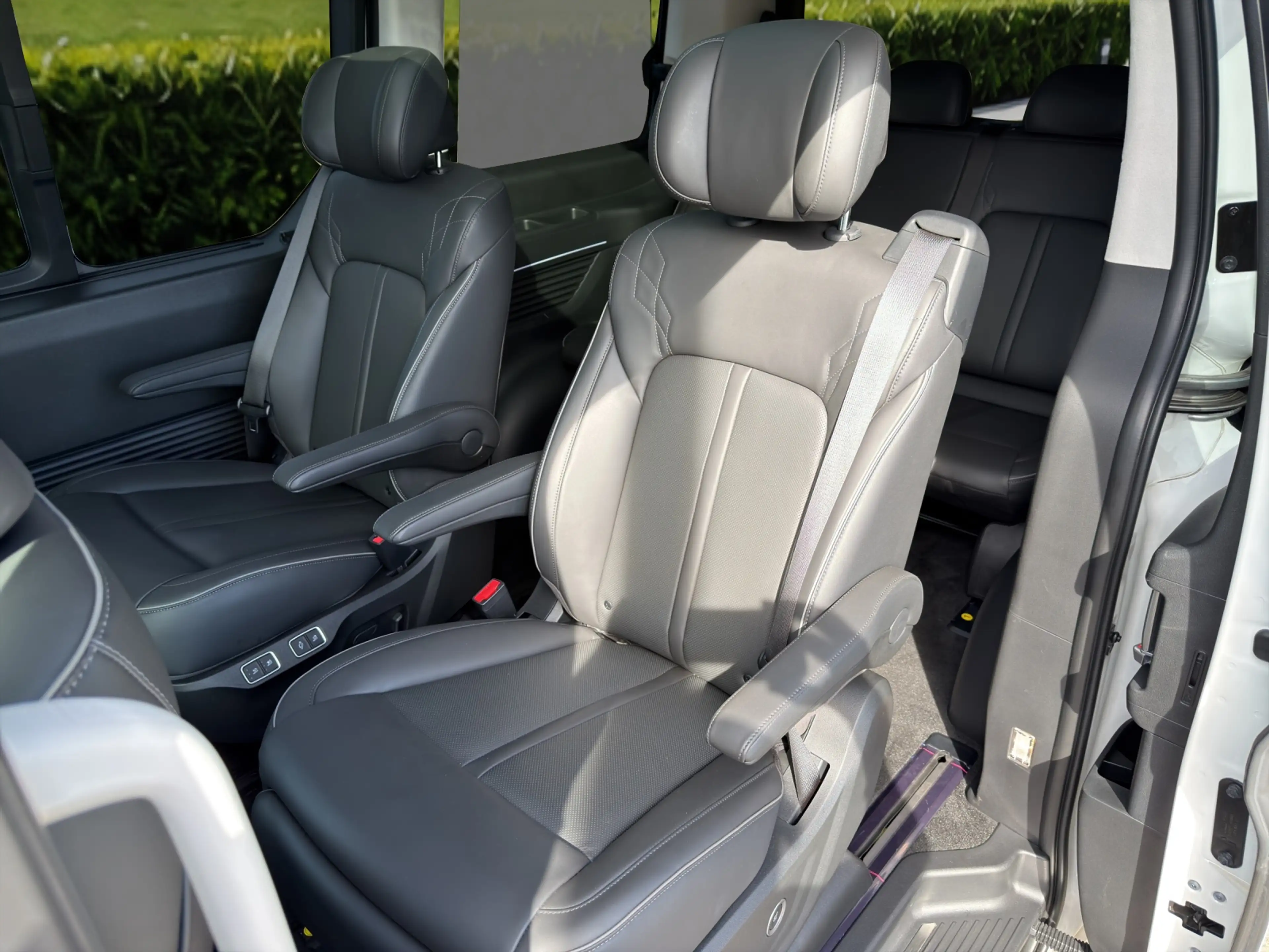 Hyundai STARIA Hybrid 1.6 T-GDi Signature PANO/NSCC/BOSE — photo 11