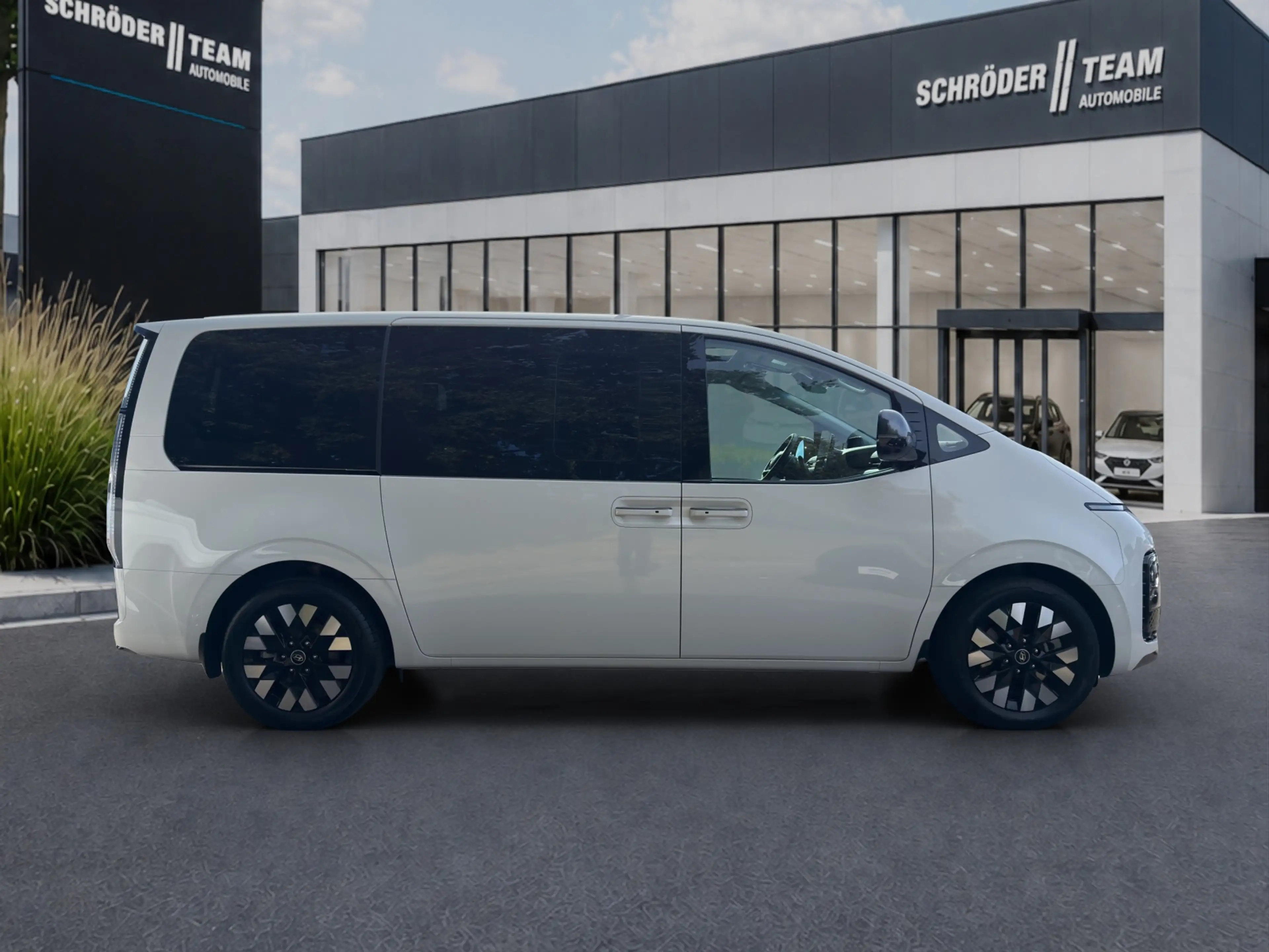 Hyundai STARIA Hybrid 1.6 T-GDi Signature PANO/NSCC/BOSE — photo 6