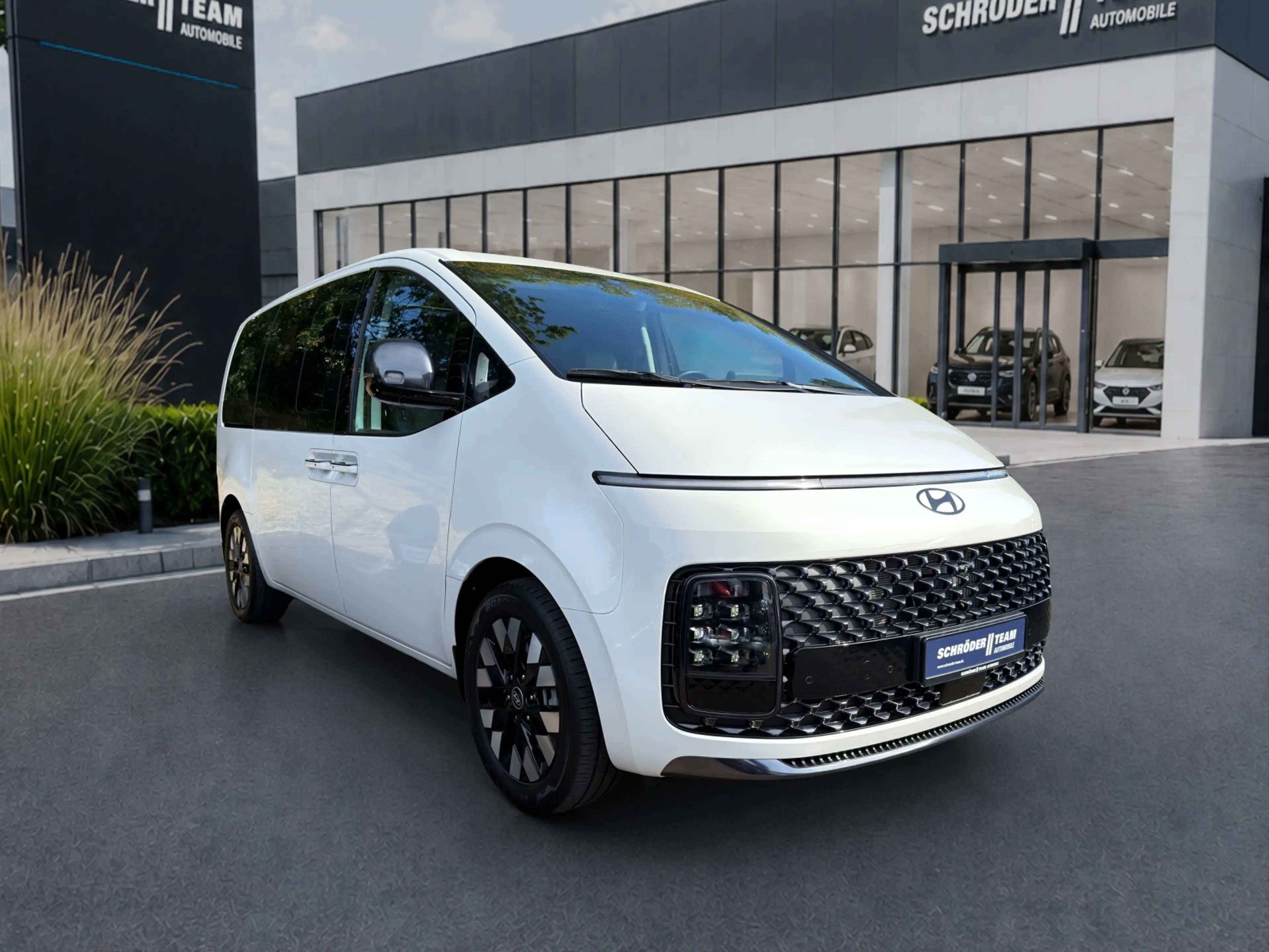 Hyundai STARIA Hybrid 1.6 T-GDi Signature PANO/NSCC/BOSE — photo 7