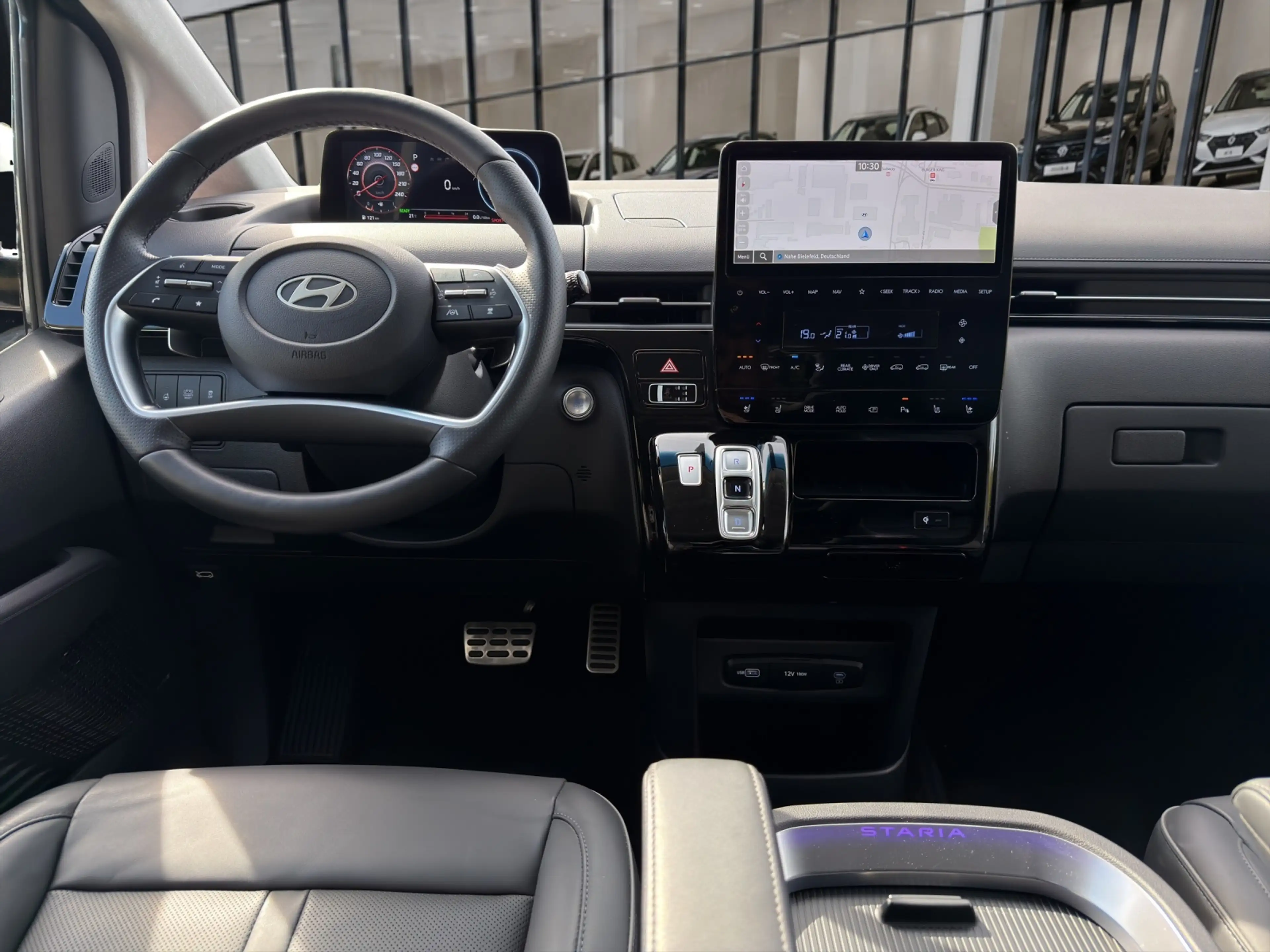 Hyundai STARIA Hybrid 1.6 T-GDi Signature PANO/NSCC/BOSE — photo 13