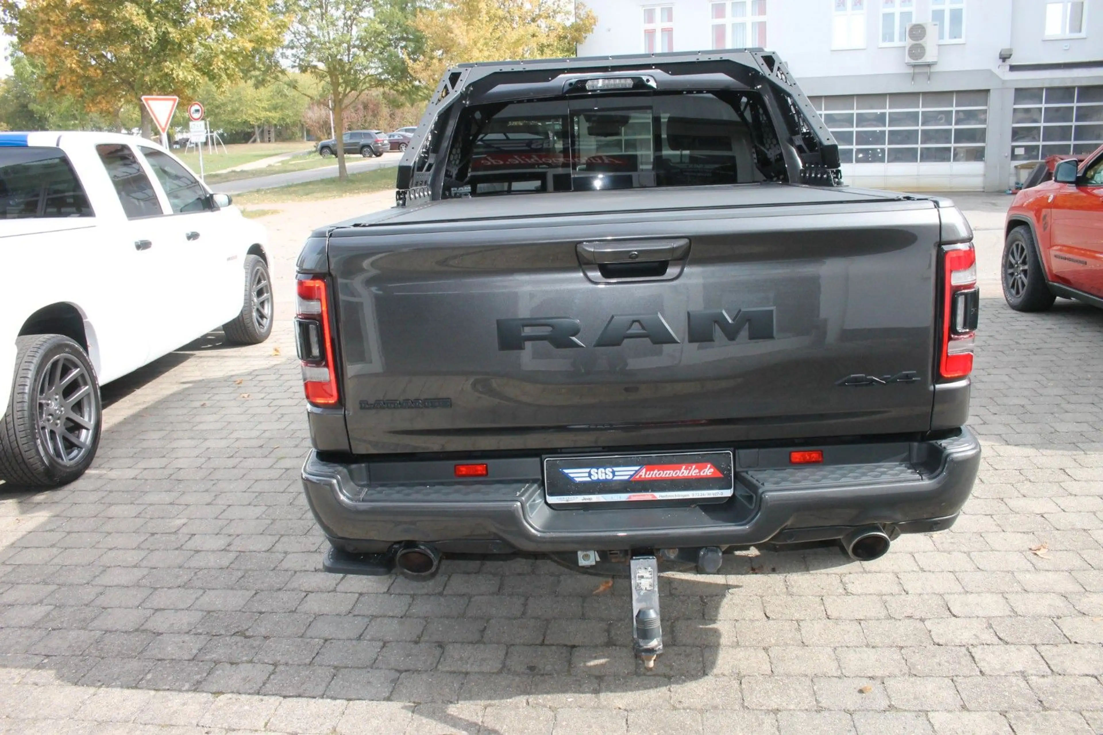 Dodge RAM 1500 5,7 Laramie Night Luft,LPG,360°1.Hand — photo 5