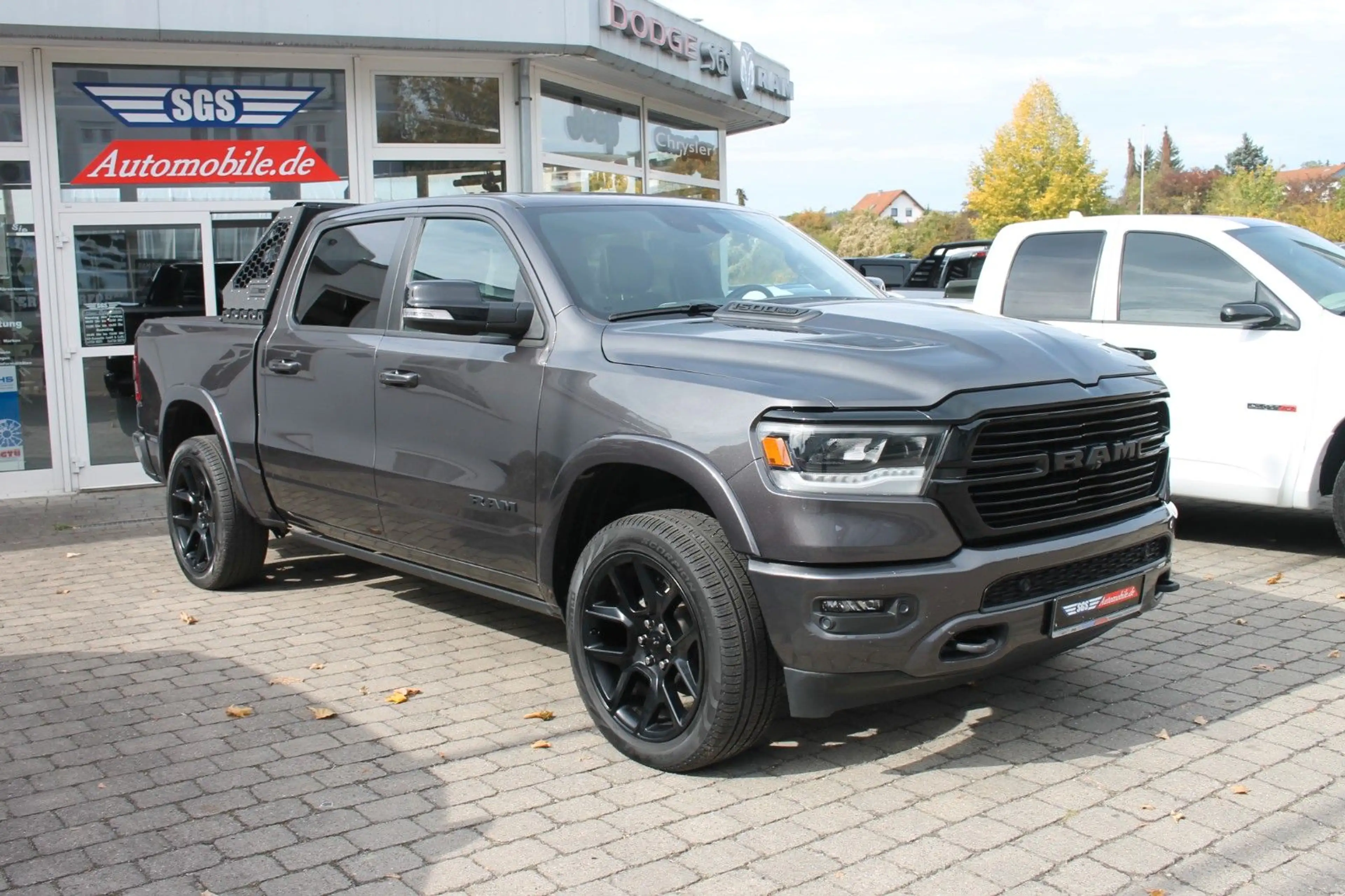 Dodge RAM 1500 5,7 Laramie Night Luft,LPG,360°1.Hand — photo 3