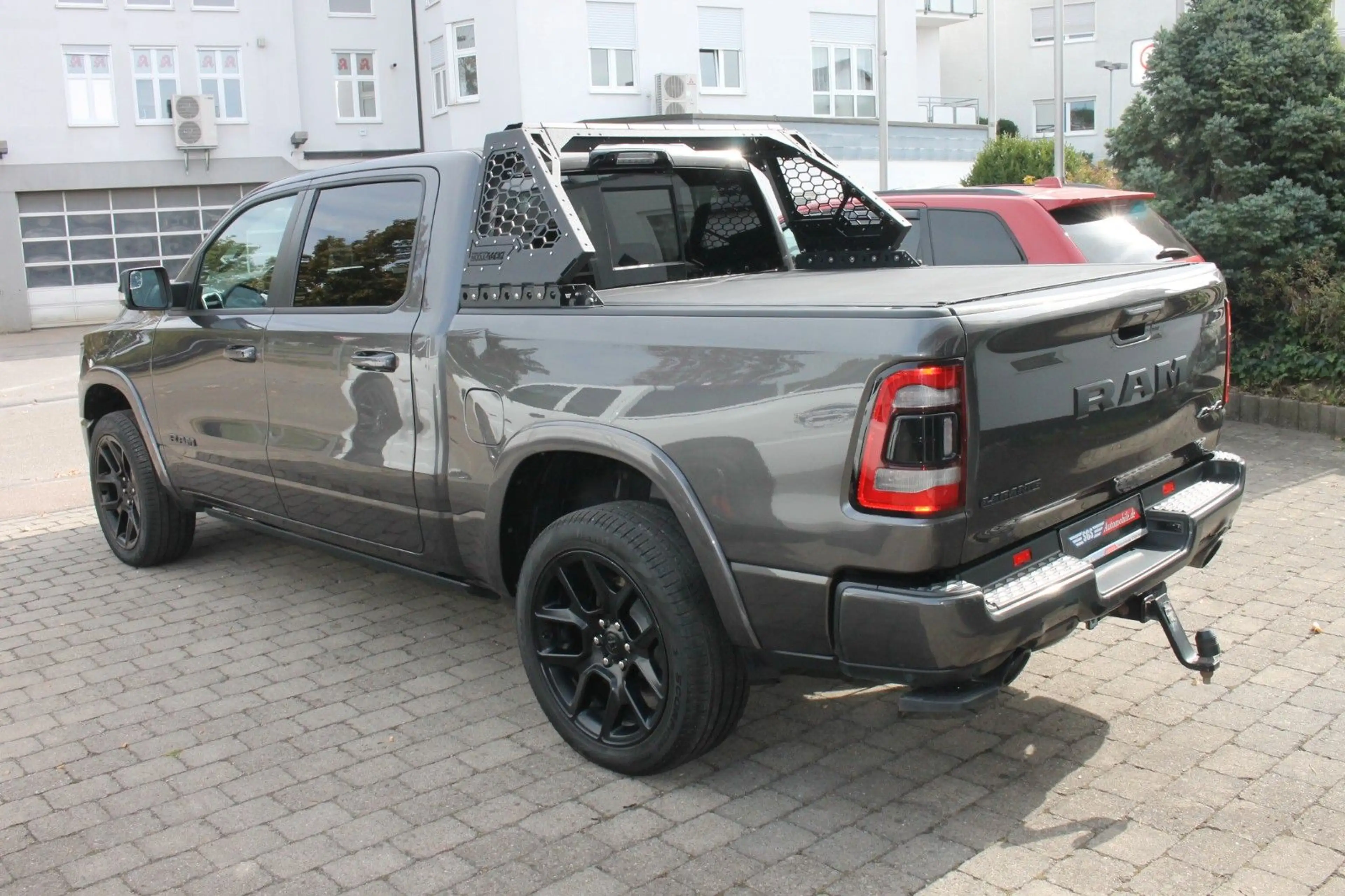 Dodge RAM 1500 5,7 Laramie Night Luft,LPG,360°1.Hand — photo 6