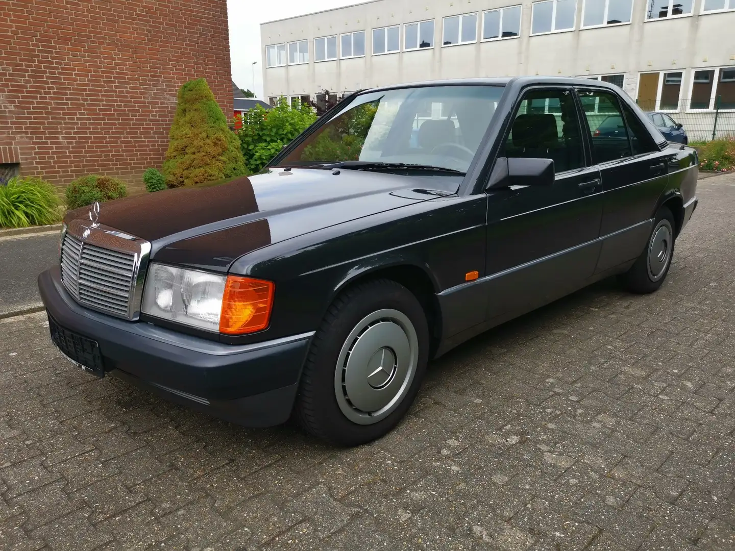 Mercedes-Benz 190 E 1.8 2.Hand orig. 27.500km Negro - 1