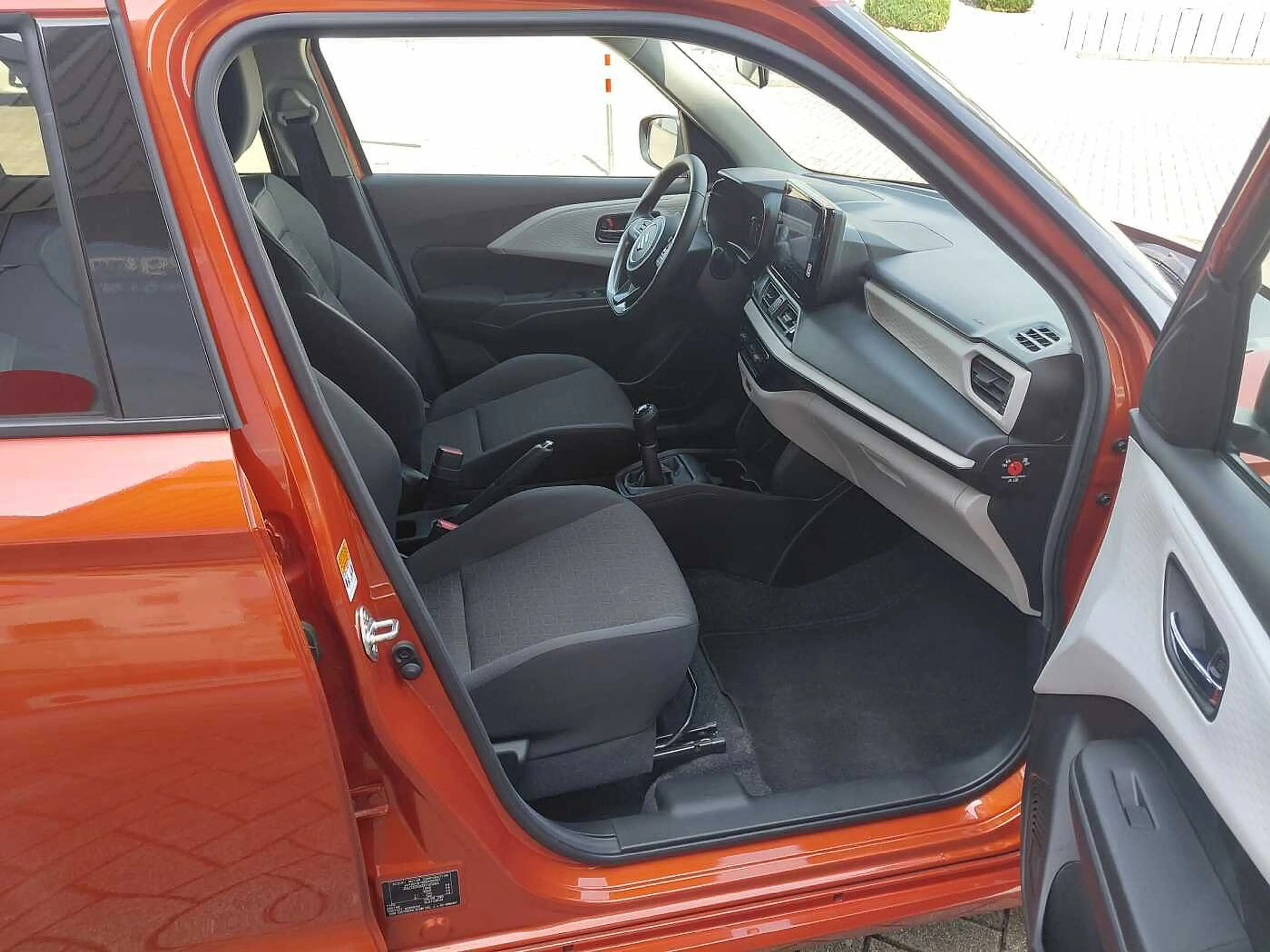 Suzuki Swift 1.2 Dualjet Hybrid MT Comfort — photo 3