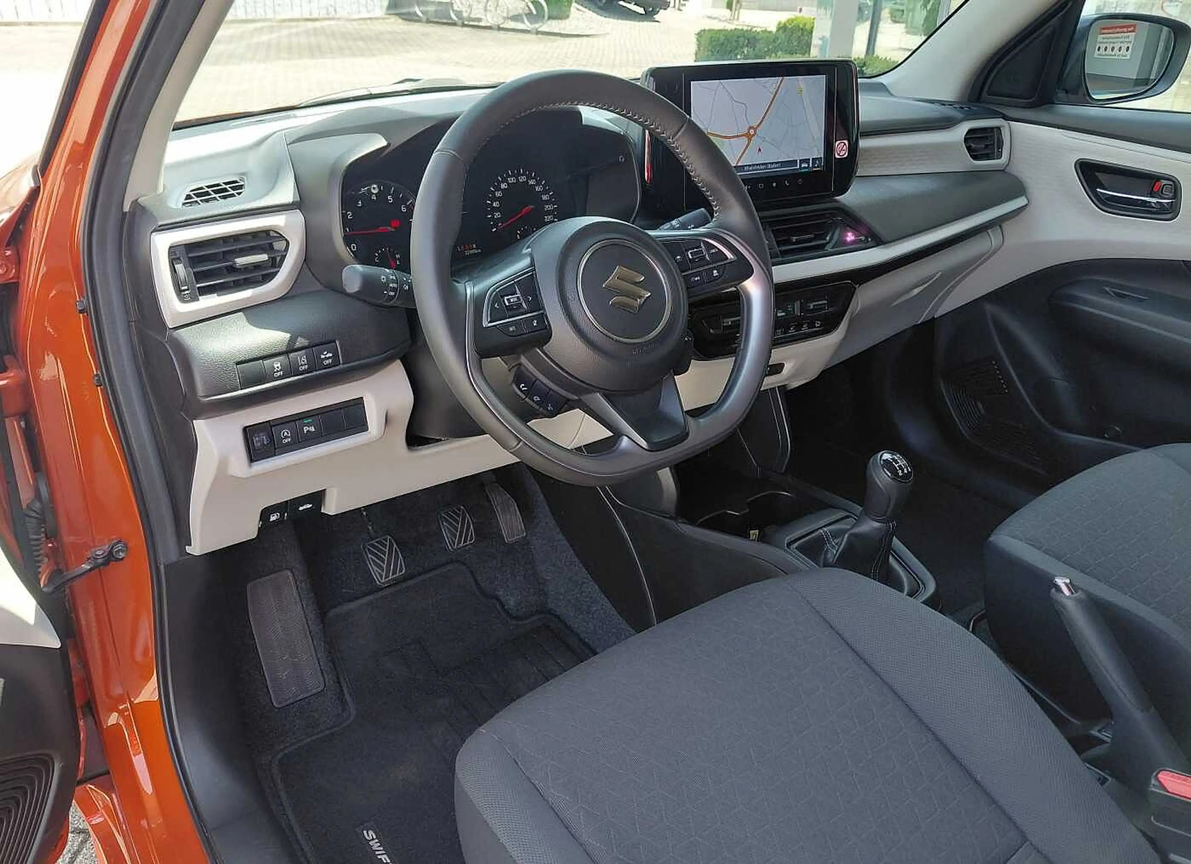 Suzuki Swift 1.2 Dualjet Hybrid MT Comfort — photo 11