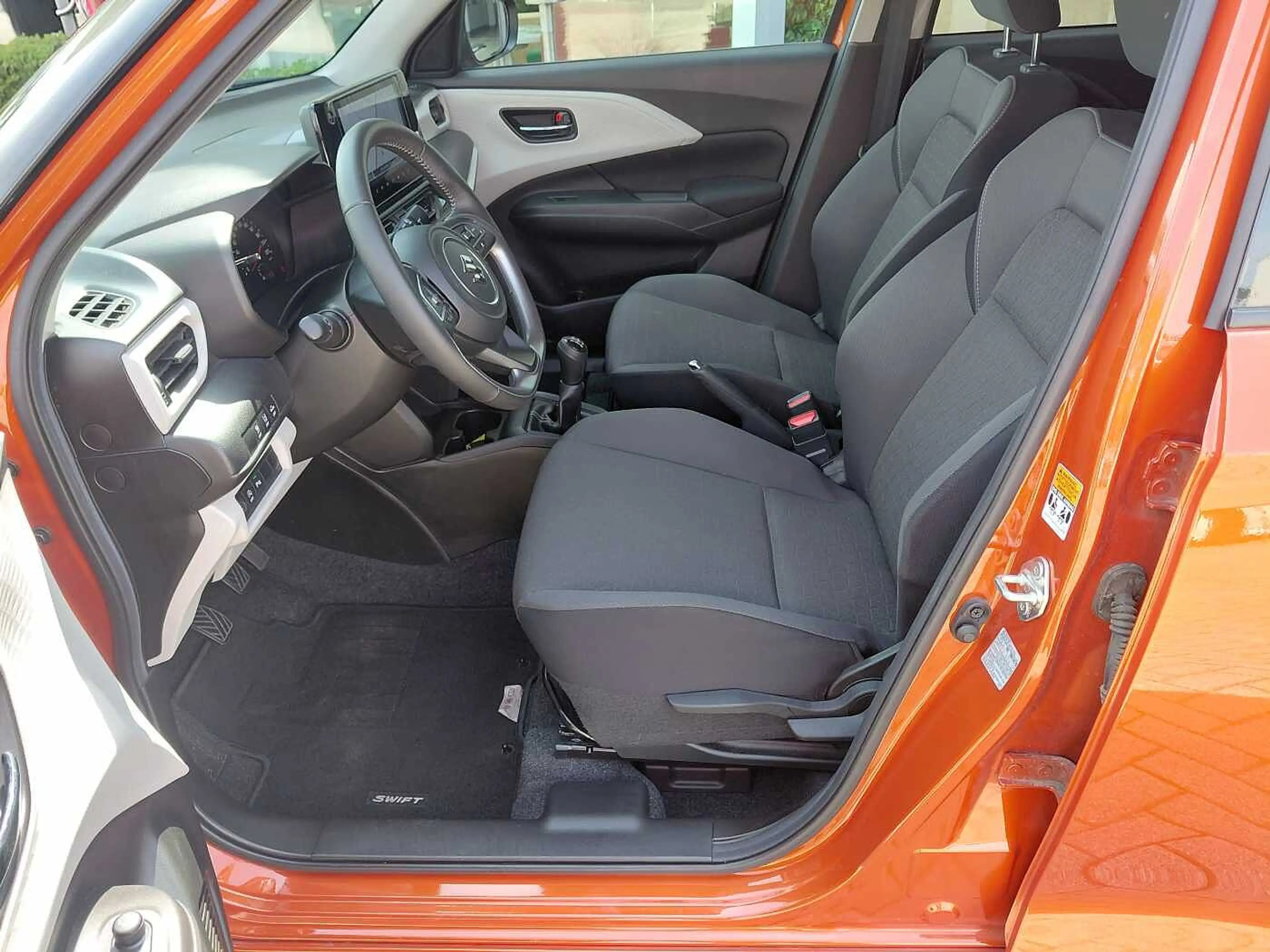 Suzuki Swift 1.2 Dualjet Hybrid MT Comfort — photo 10