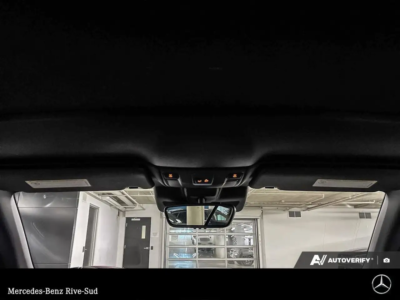 Mercedes-Benz C-Class снимка Mercedes-Benz C-Class