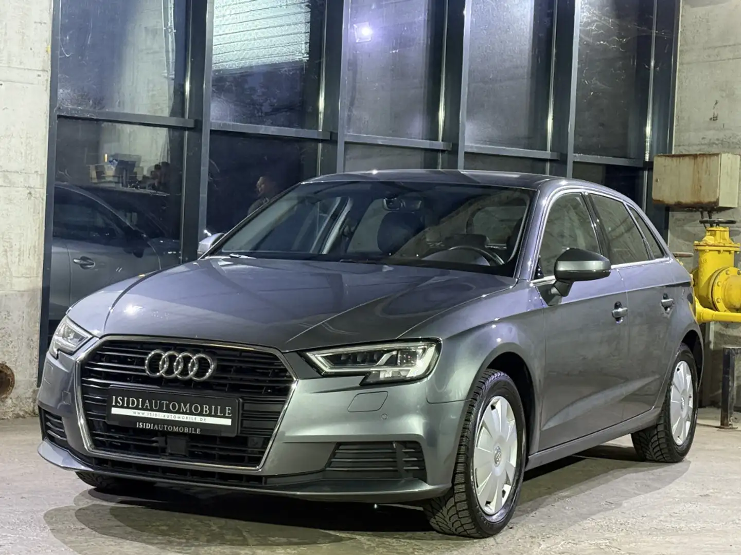 Audi A3 35 TDI Sportback Matrix-LED Navi Sitzheizung Gris - 1