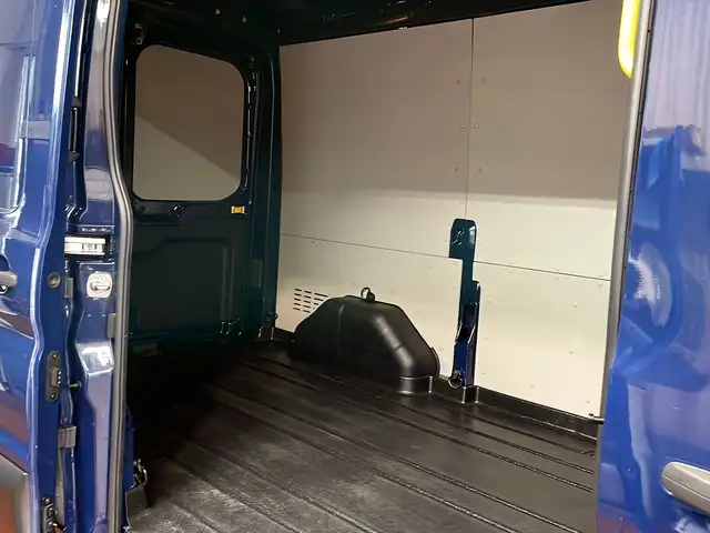 Ford Transit view 13