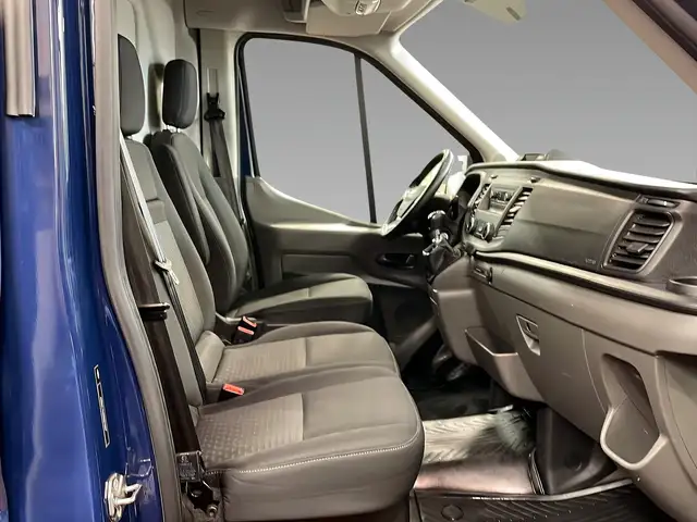 Ford Transit view 12