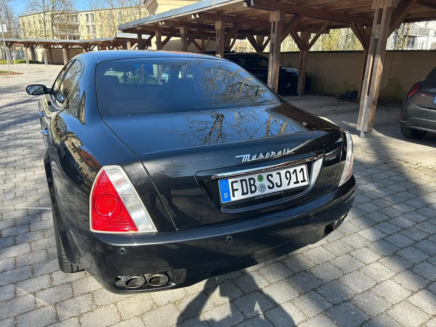 Maserati Quattroporte Quattroporte DuoSelect Černá - 2