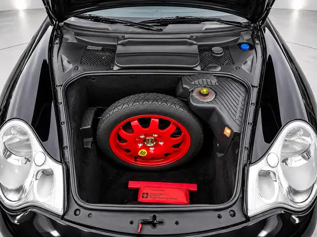 Porsche 911 view 18
