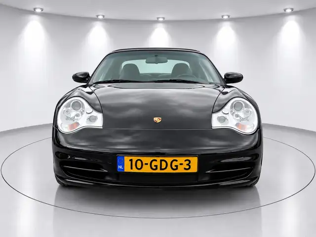 Porsche 911 view 13