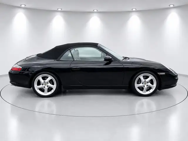 Porsche 911 view 12