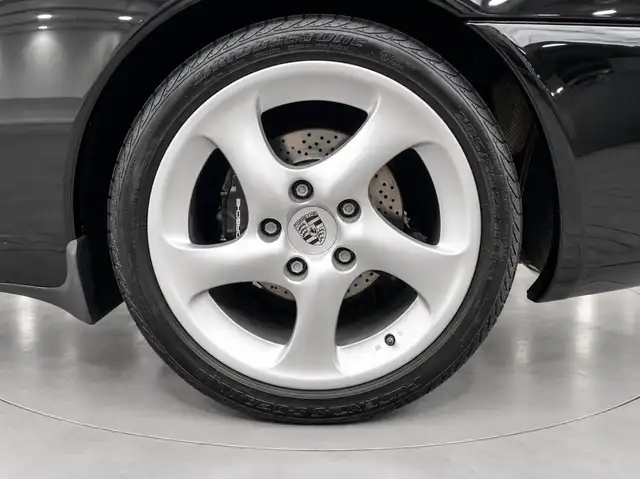Porsche 911 view 17