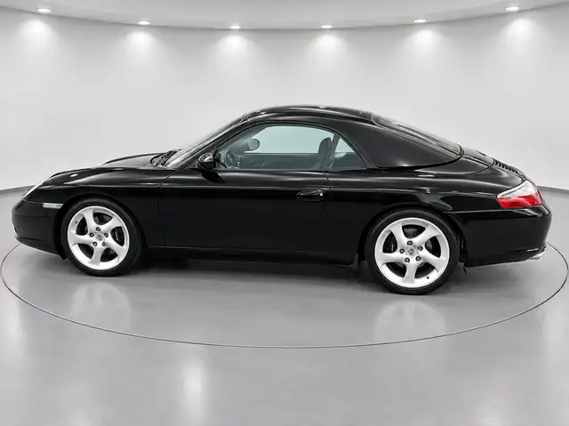 Porsche 911 view 9