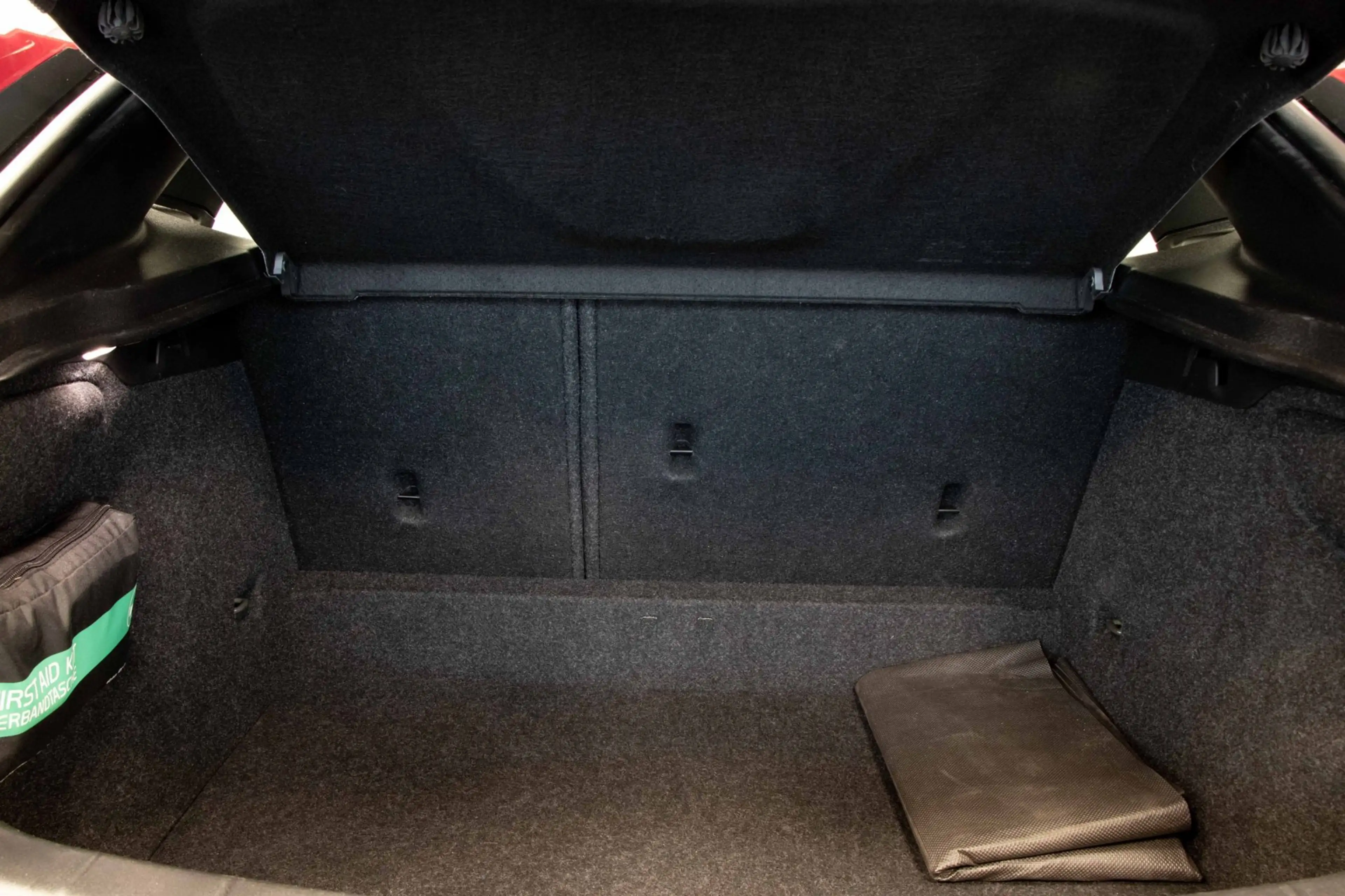 Volvo V40 2.0 T2 Ocean Race | Airco | 16"Velgen | Navi — photo 6