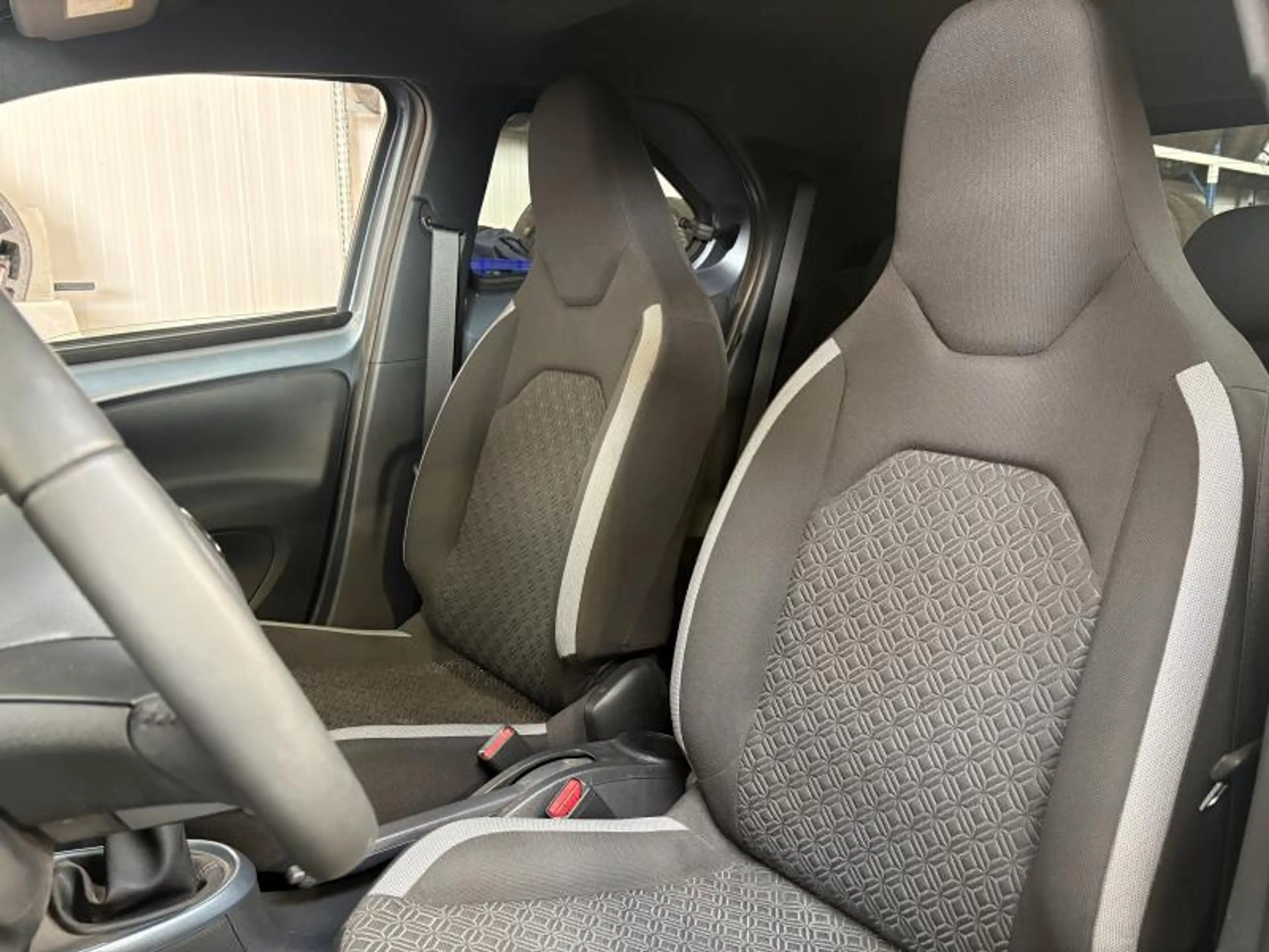 Toyota Aygo X pulse — photo 11