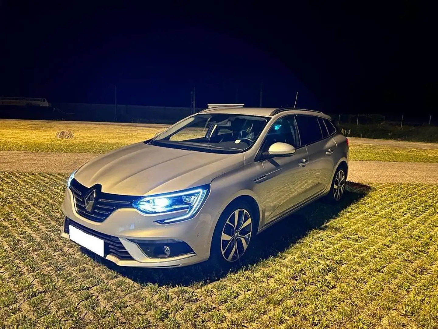 Renault Megane Grandtour Bose Energy dCi 110 EDC, 2. Besitz Silber - 2
