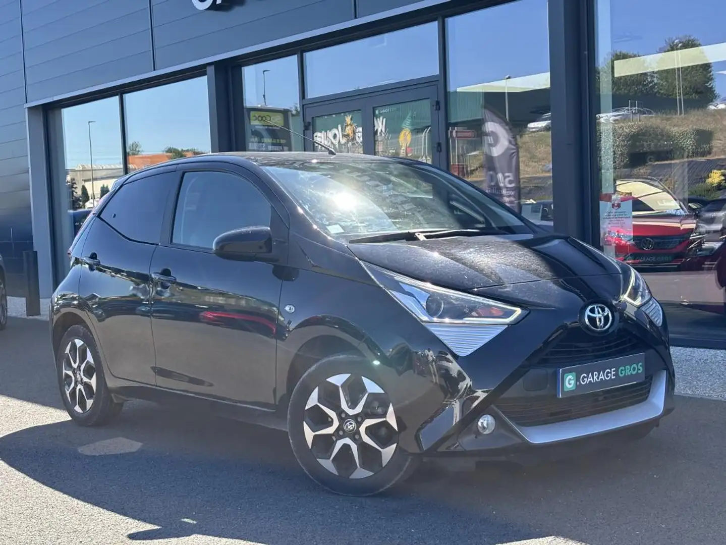 Toyota Aygo MC18 1.0 VVT-i x-shift x-play x-app Noir - 1