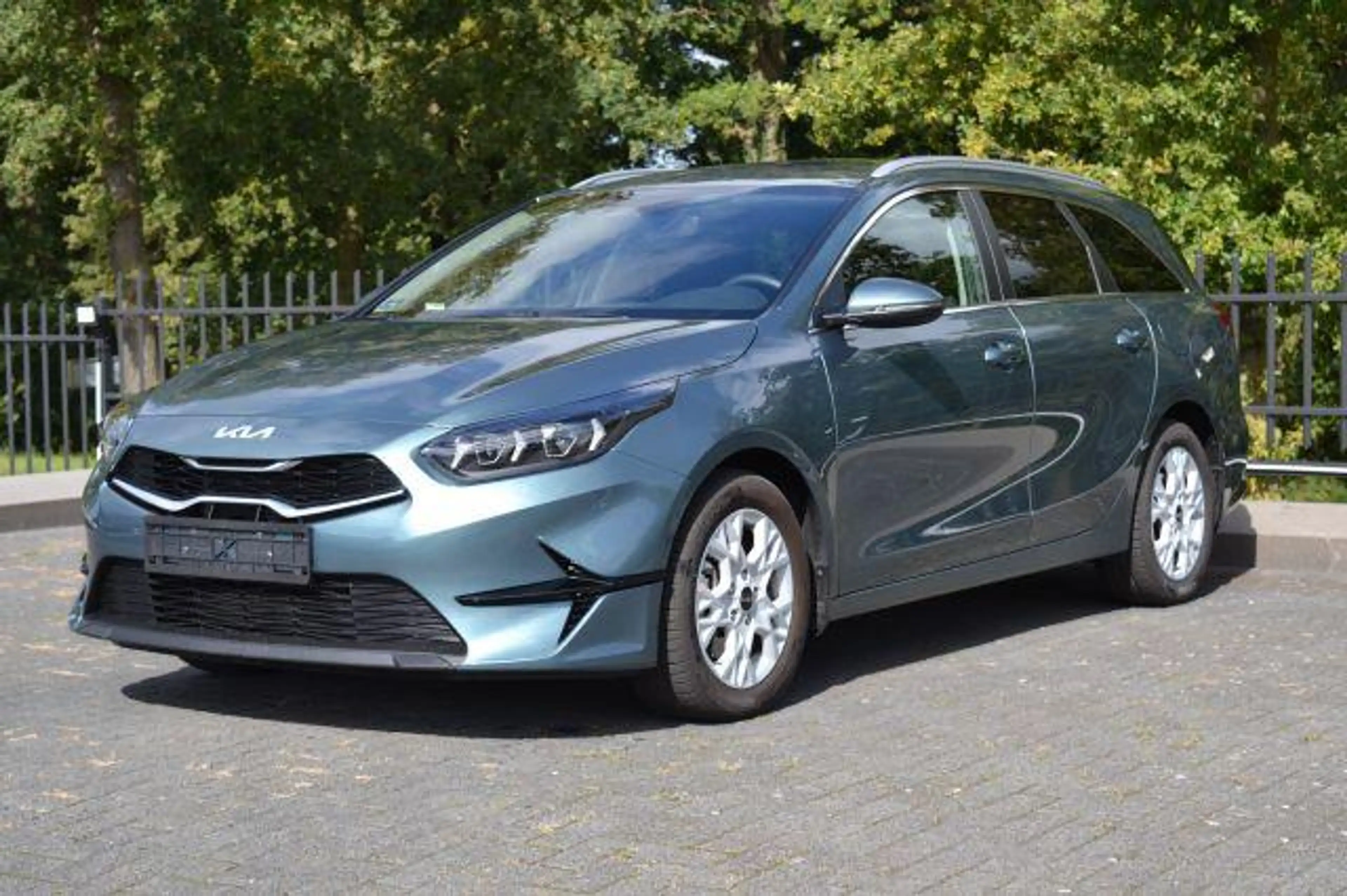 Kia Ceed SW / cee'd SW Vision