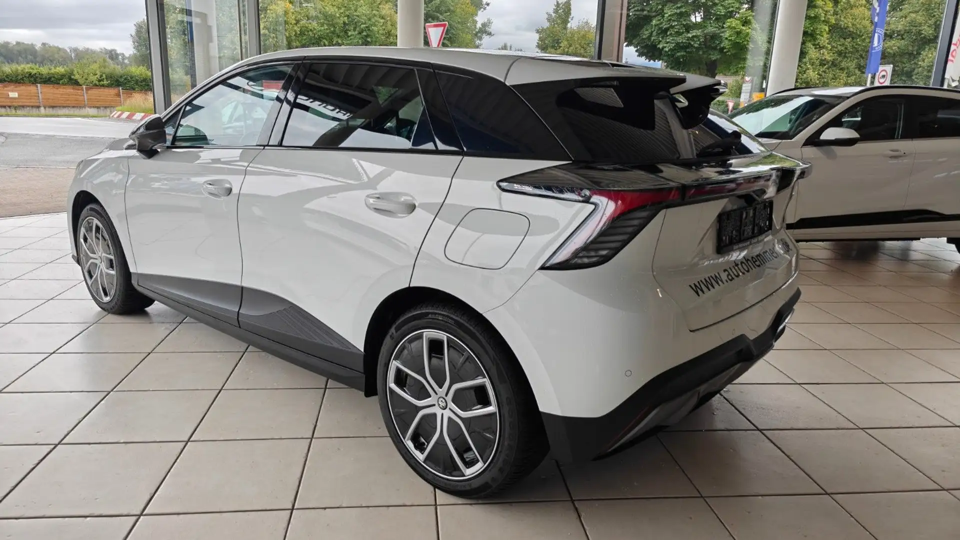 MG MG4 Luxury,Sitz Hz*lenkHz*PDC+360* Blanc - 2