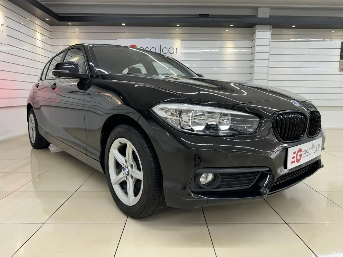 BMW 120 116d Negro - 1