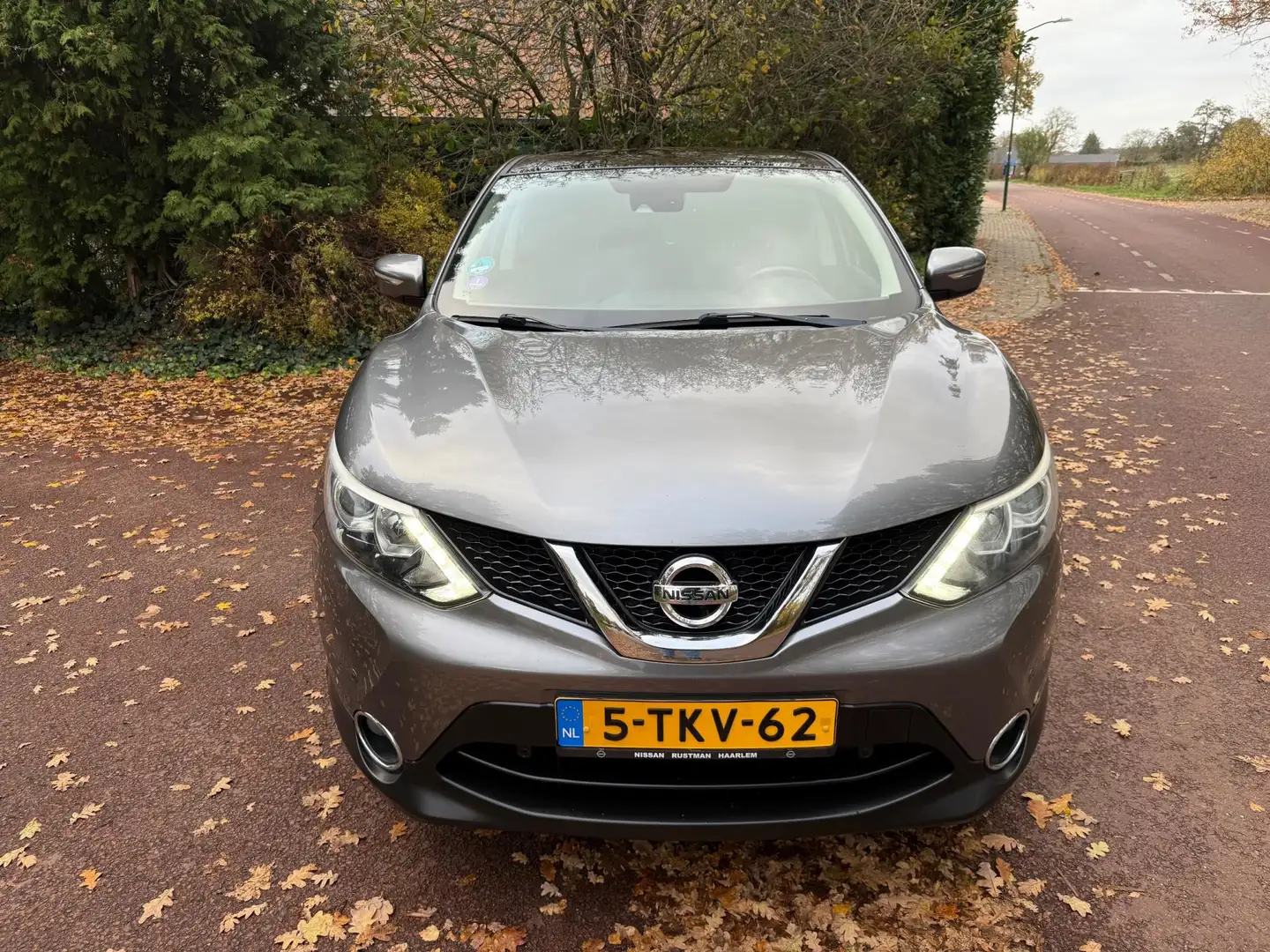 Nissan Qashqai 1.2 Connect Edition / Navi / Pano / Camera / NAP / Gris - 2