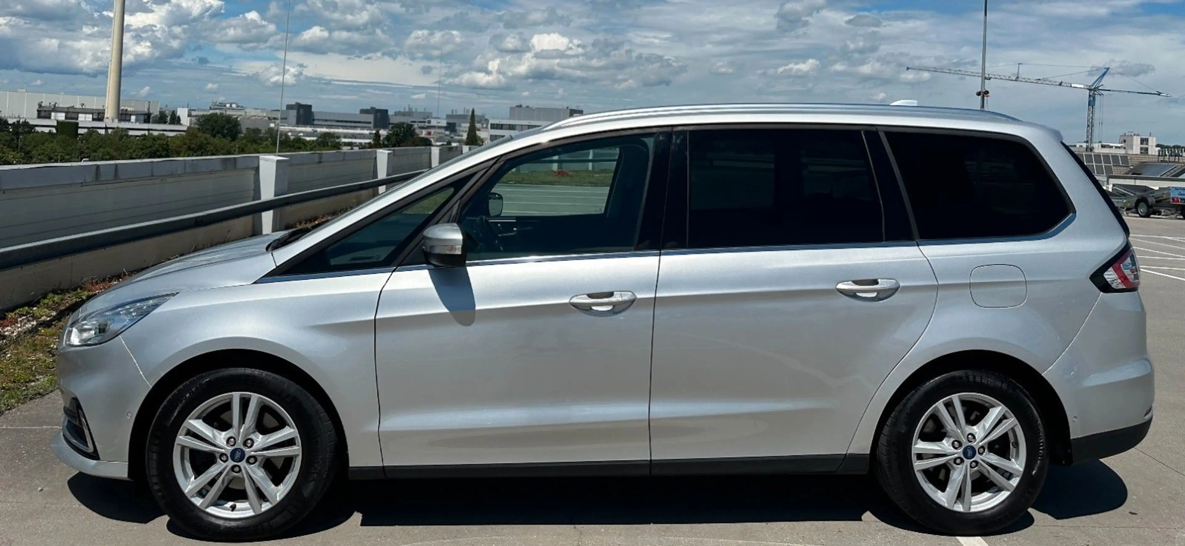 Ford Galaxy Titanium*7-SITZ*AHK*PANO*NAVI*LED*KAMERA* — photo 3