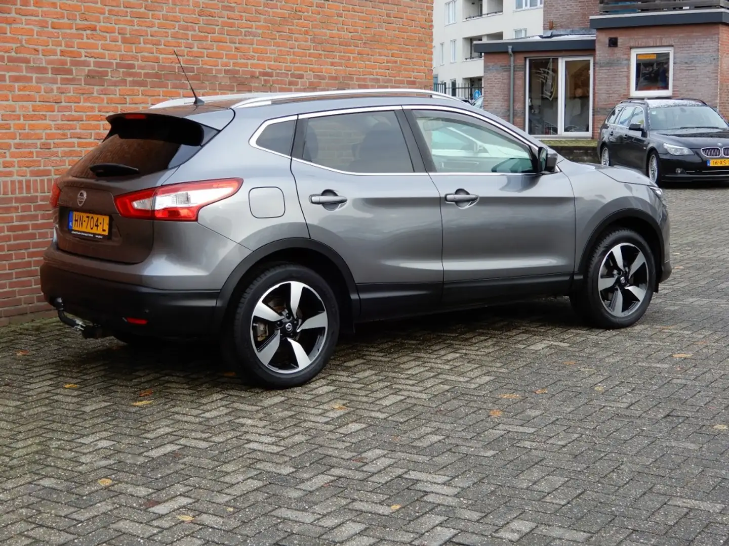 Nissan Qashqai 1.2 CONNECT EDITION Panoramadak Grijs - 2