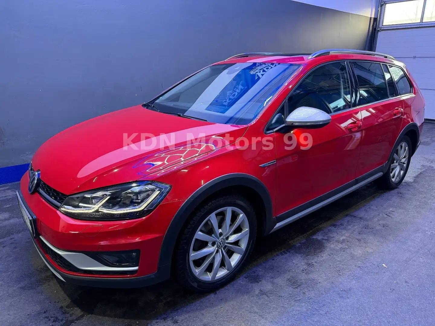 Volkswagen Golf VII 1.8 TSI Variant Alltrack *4Motion Rouge - 1