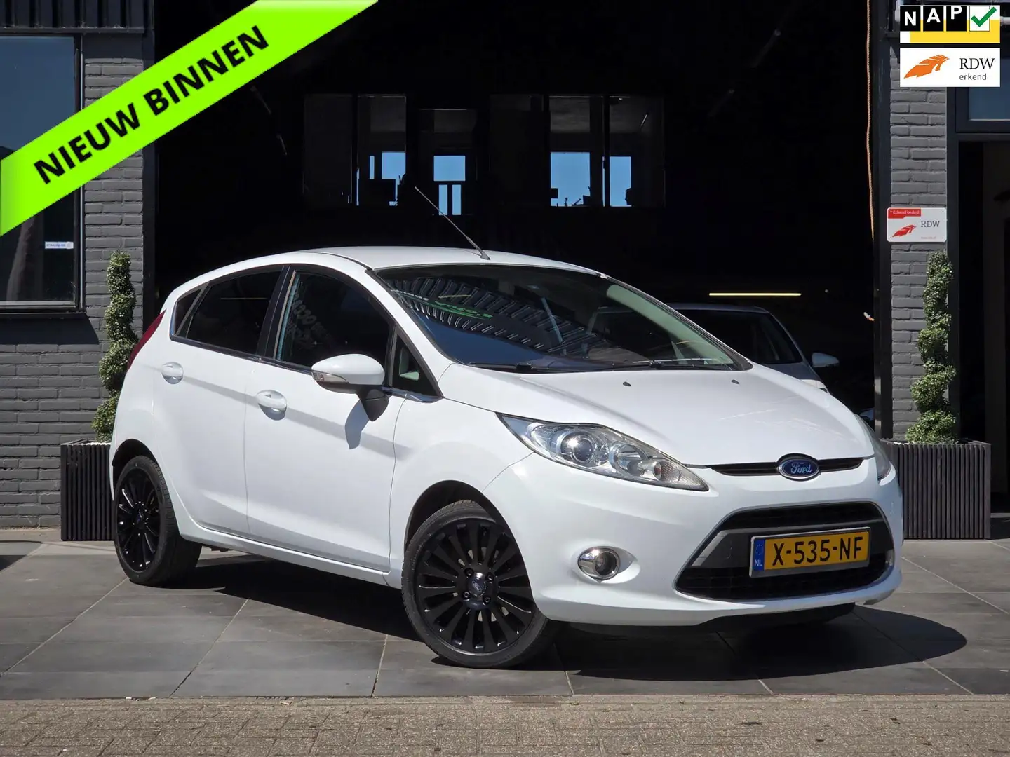 Ford Fiesta 1.25 5x Op voorraad in verschillende kleuren Blauw - 2