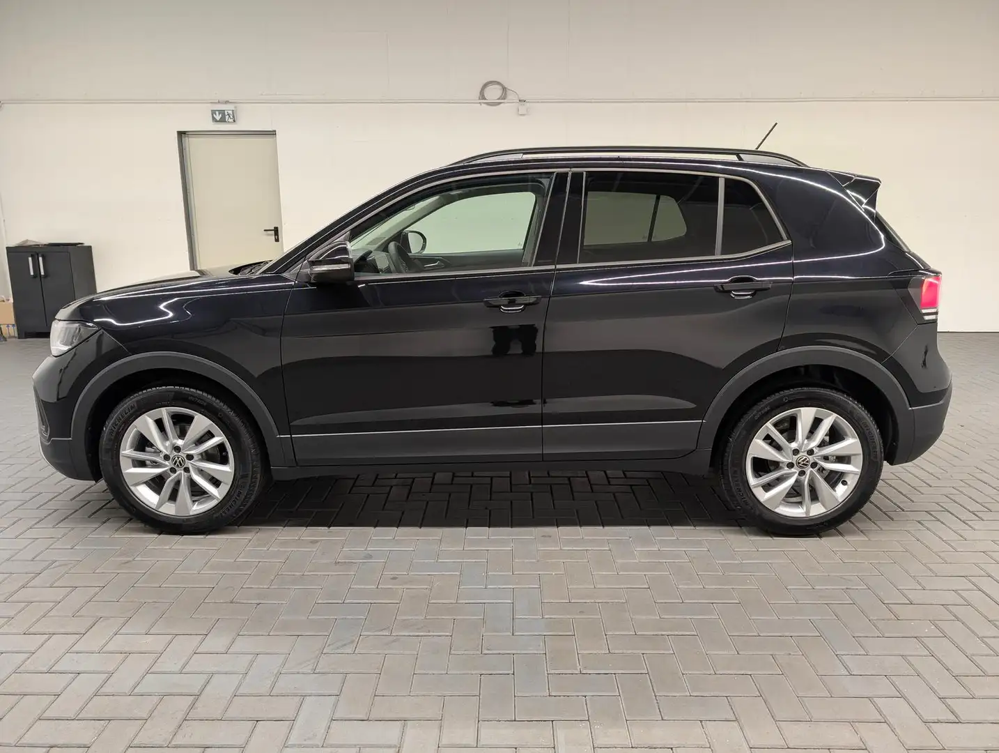 Volkswagen T-Cross LED/App-C./SHZ/Kam/AHK/Keyless/17-LM Zwart - 2